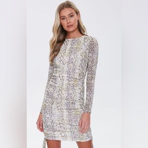 Forever 21 Womens Small Long Sleeve Gray/Yellow Snake Print Dress Size M